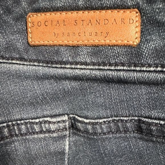 Societal Standard by Sanctuary Mid Rise Kick Crop Jean in Lennox Size 8 (29) - Picture 10 of 12